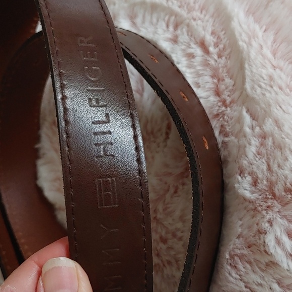 💚Tommy Hilfiger Genuine Leather Embossed Belt - Picture 4 of 7